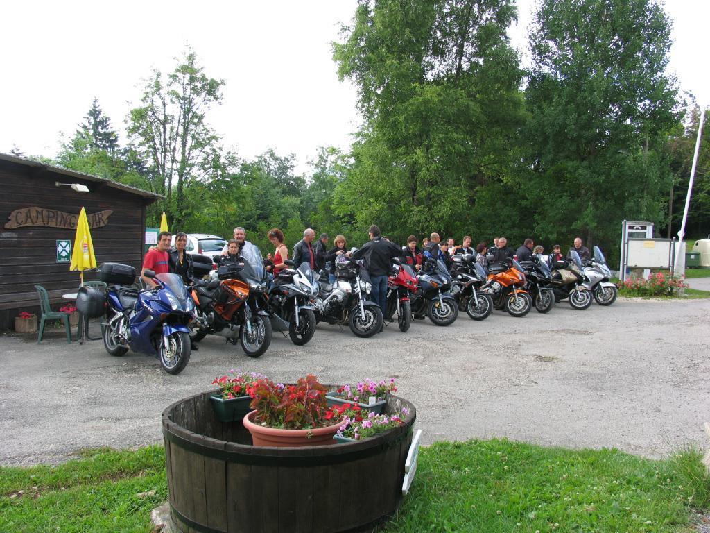 Team Holiday - Camping Le Balcon De Chartreuse Ξενοδοχείο Miribel-les-Échelles Εξωτερικό φωτογραφία
